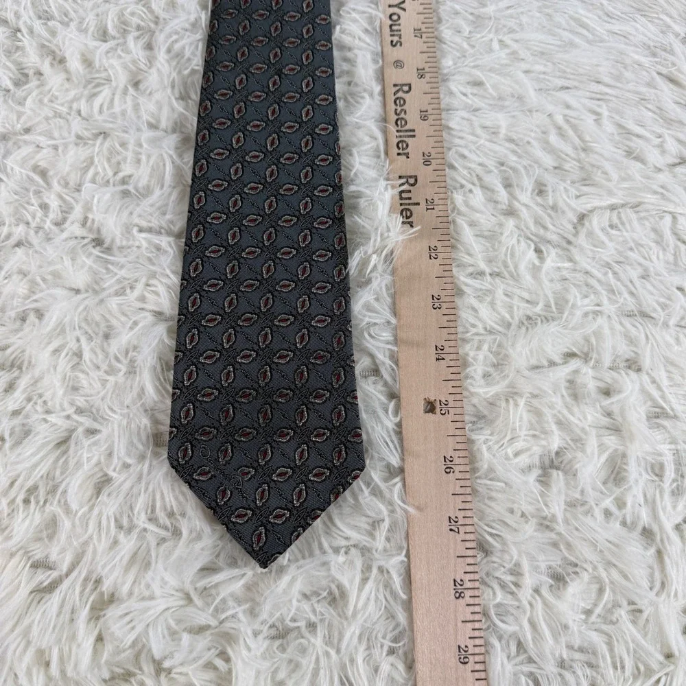 Oscar de la Renta Mens Silk Tie Gray Red‎ Geometric Medallion Pattern Silk Tie